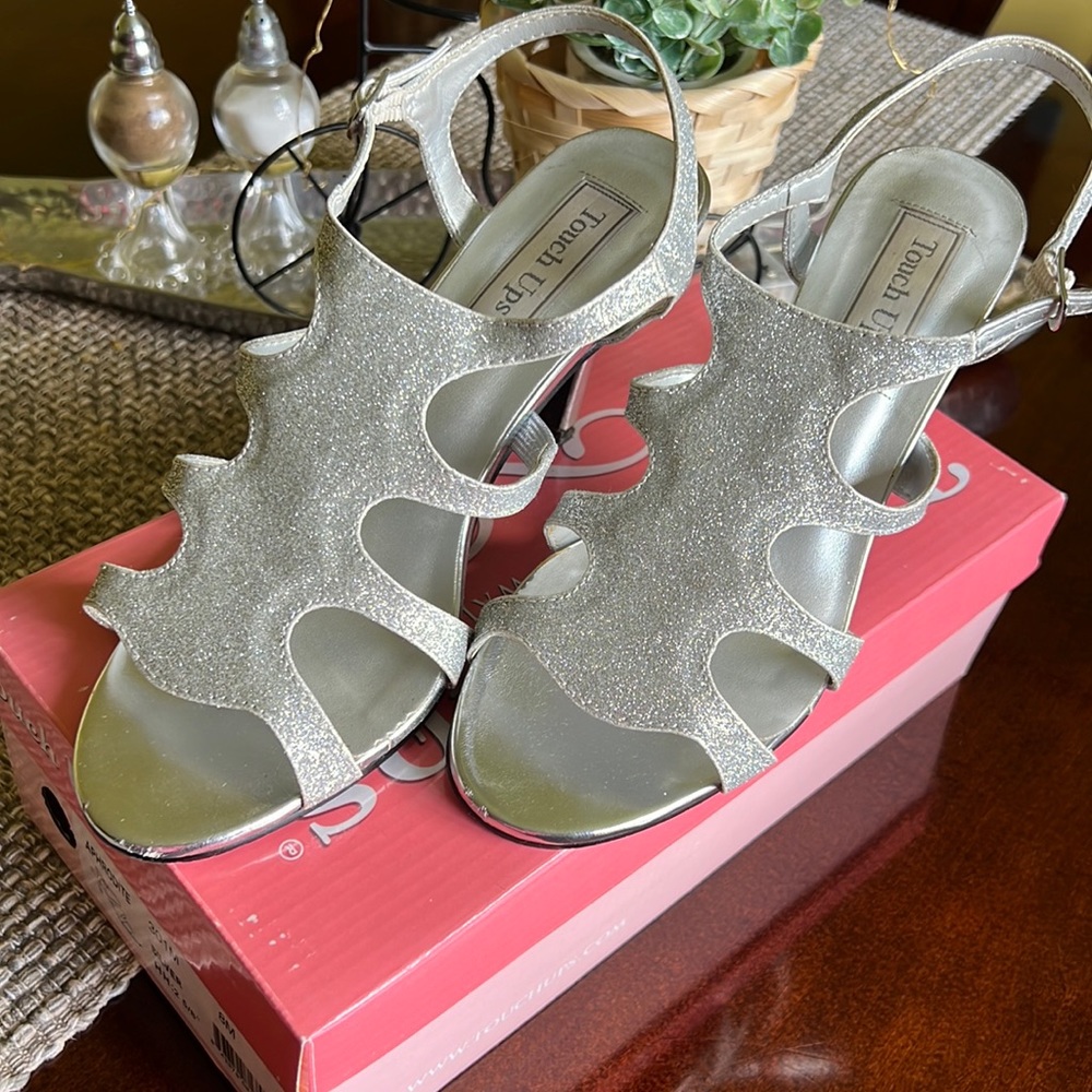 Touch Ups Aphrodite 301M 8M dressy prom wedding fall dance homecoming 2 5/8”heel